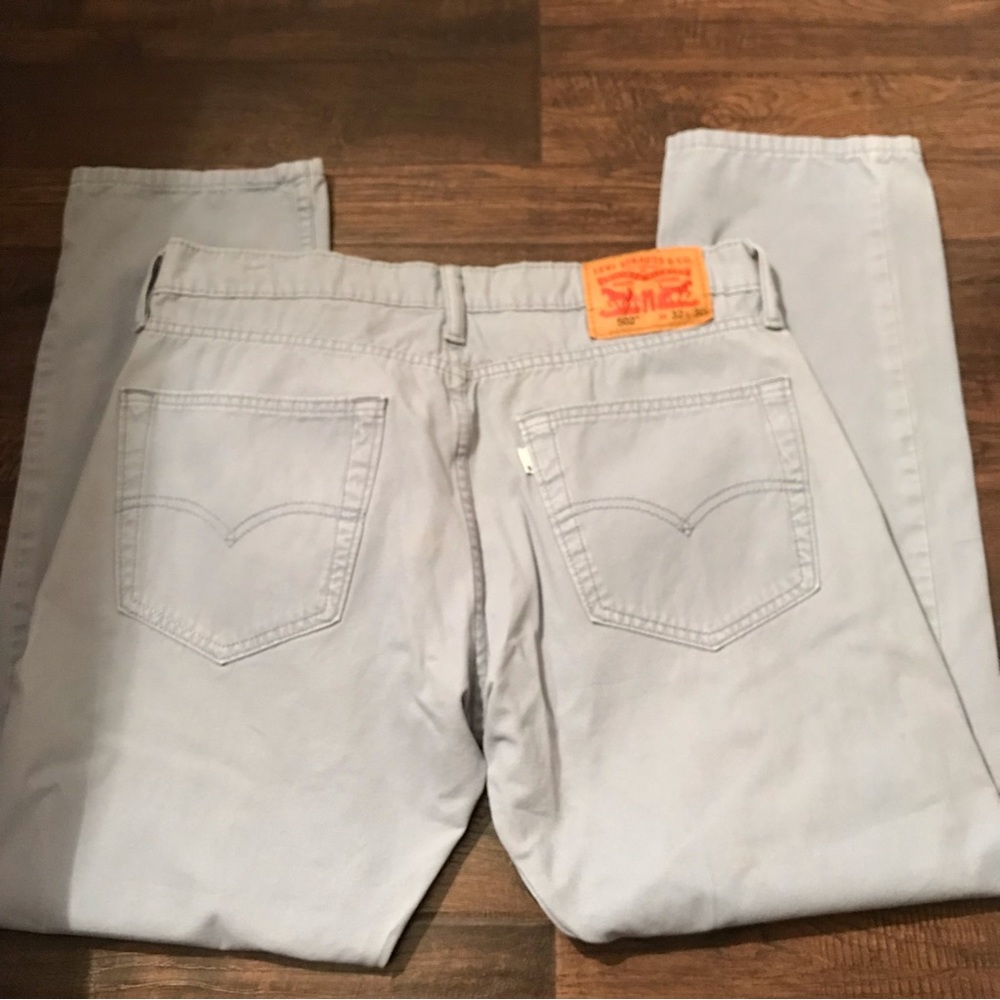 Levi’s 502 jeans
